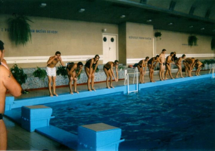 Bazén 2000